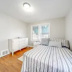 Walk To Lake Erie And Beach Access Home With Deck!