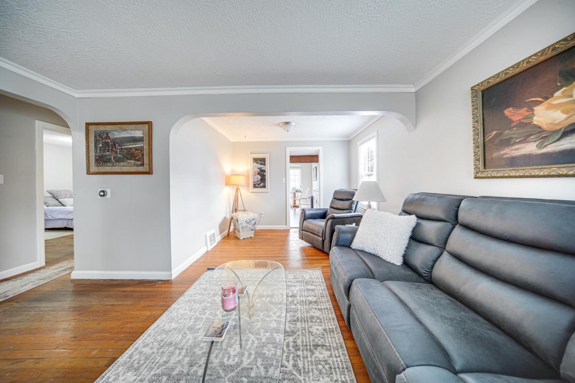 Walk To And Access With Deck! Holiday home *