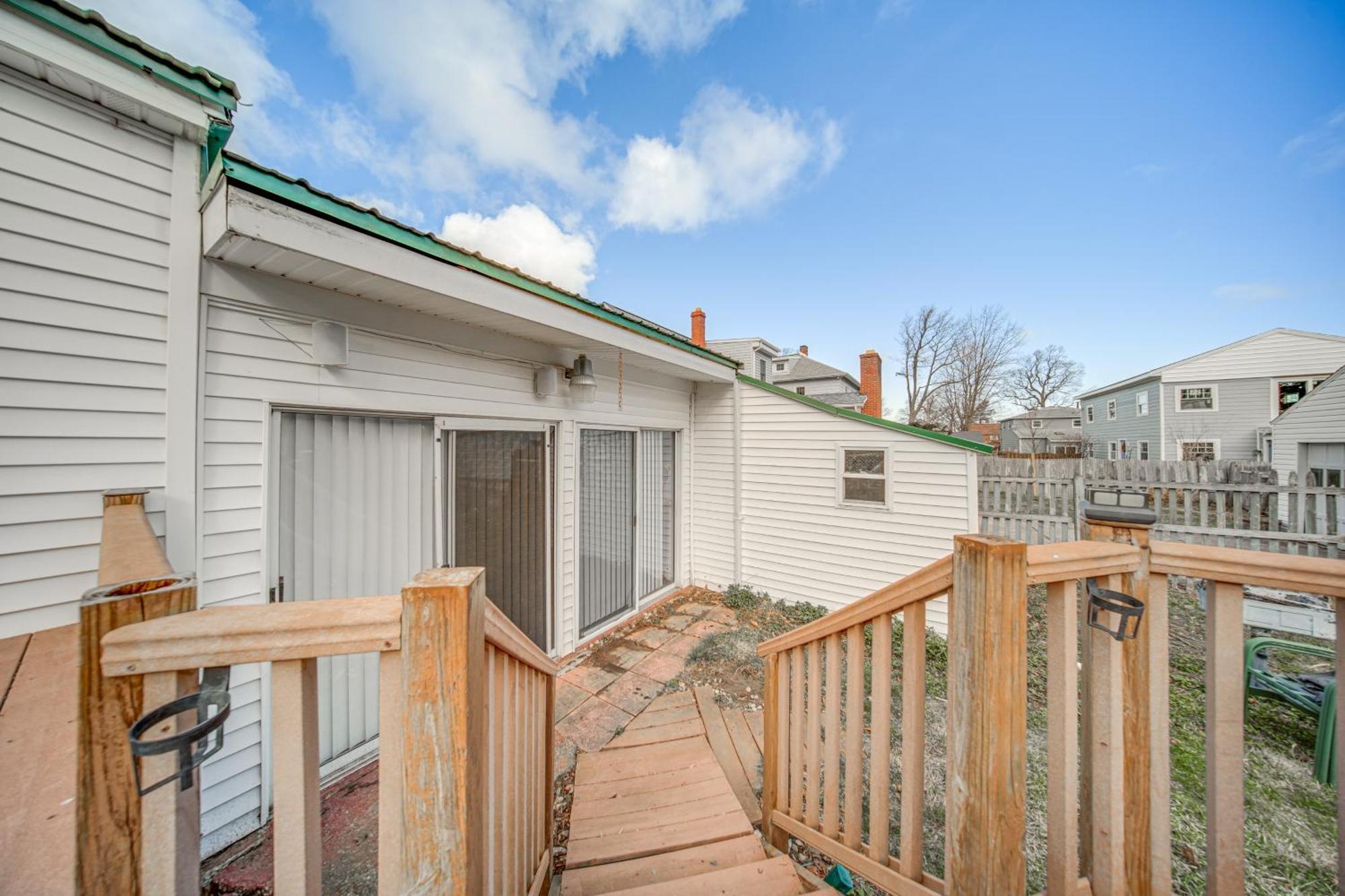 Walk To And Access With Deck!